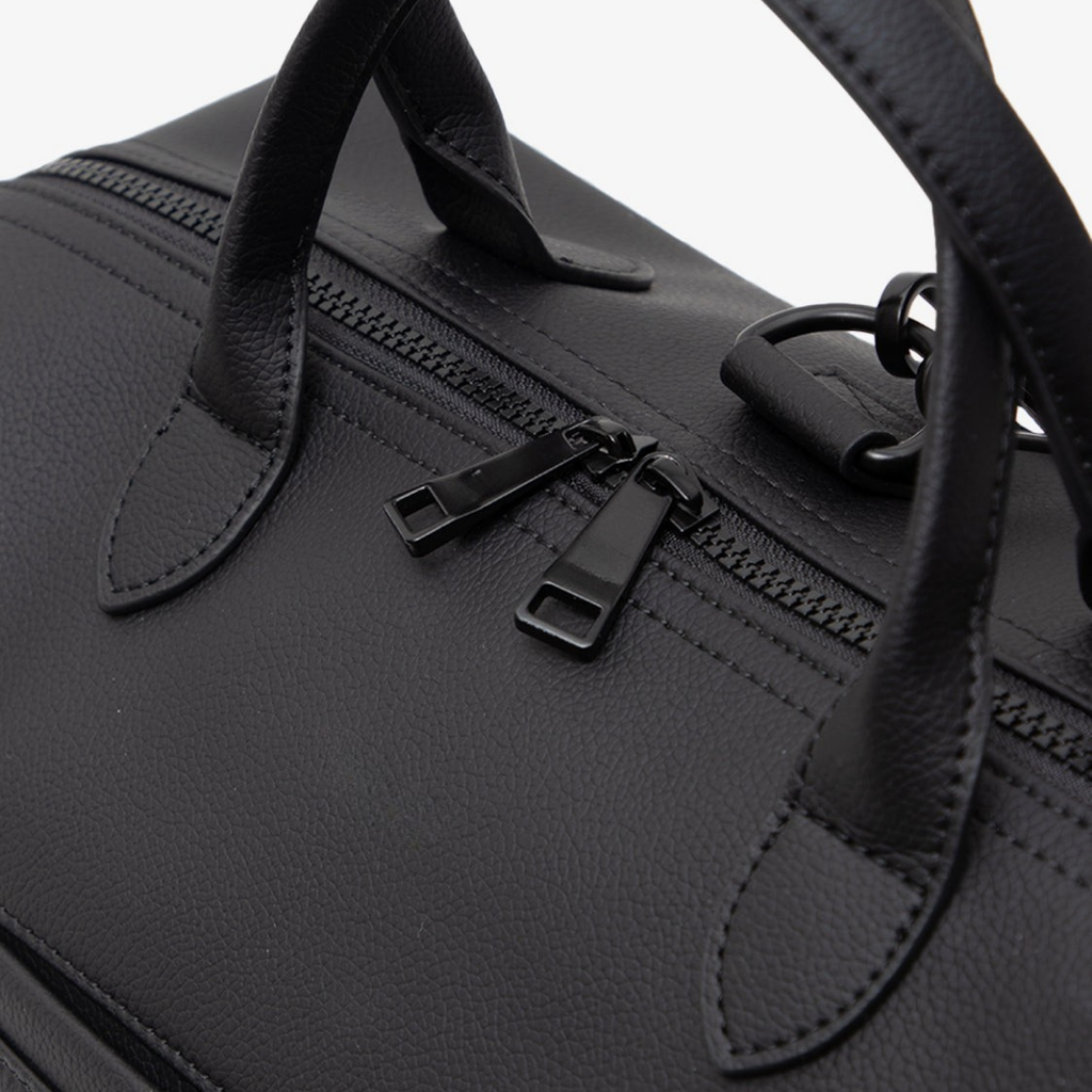 MILA — Sac à langer convertible — Noir — détail zip